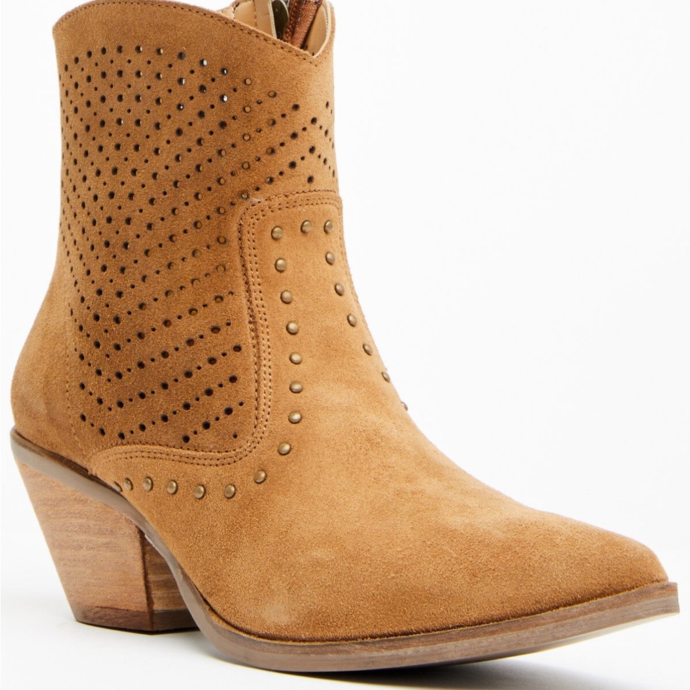 NEW Dingo Miss Priss Tan Suede Studded Boots Booties Size 8.5